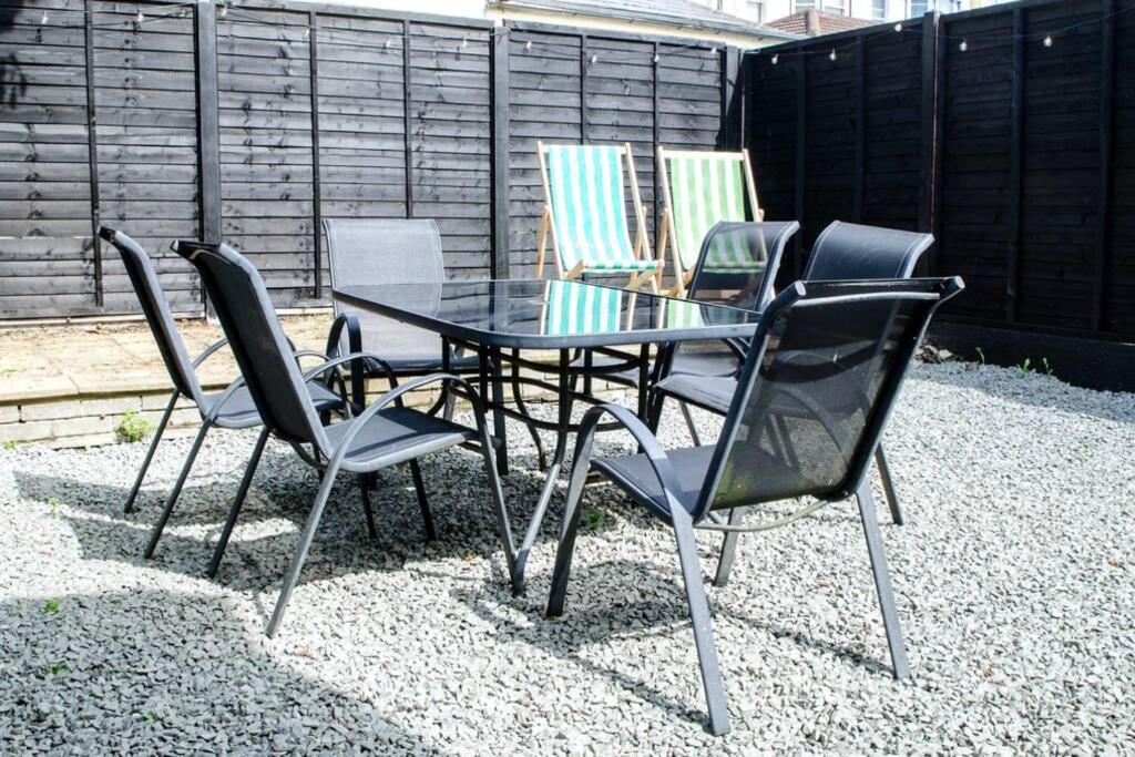Chic Beach Getaway Margate Esterno foto